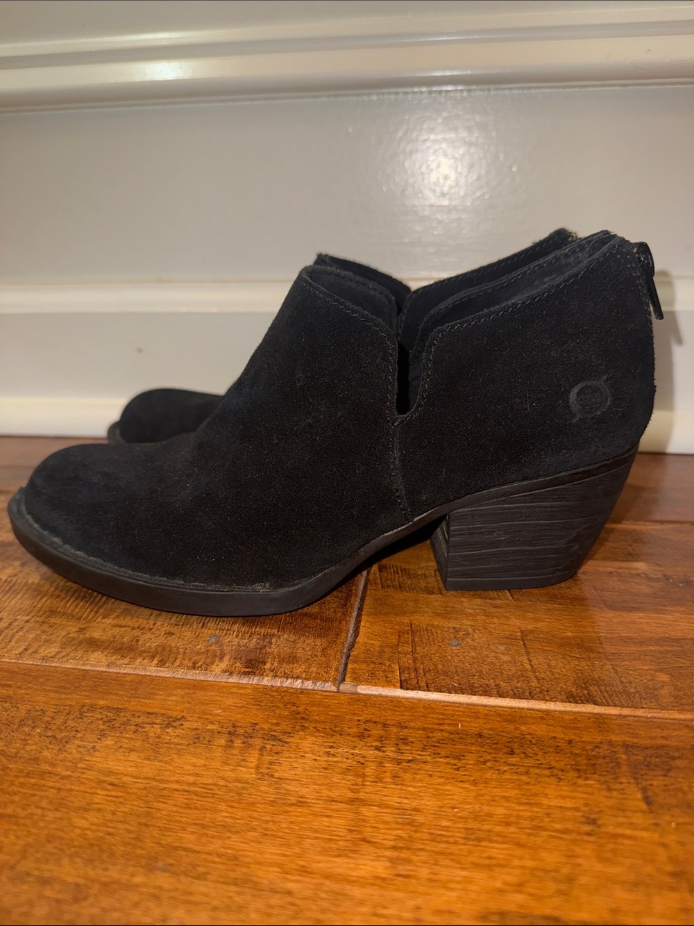 Born AntoniaBlack Suede  Leather Ankle Booties size 7 EXCELLENT CONDITION